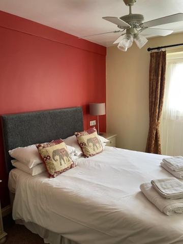 The Red Lion, Stretham Hotel Exterior photo
